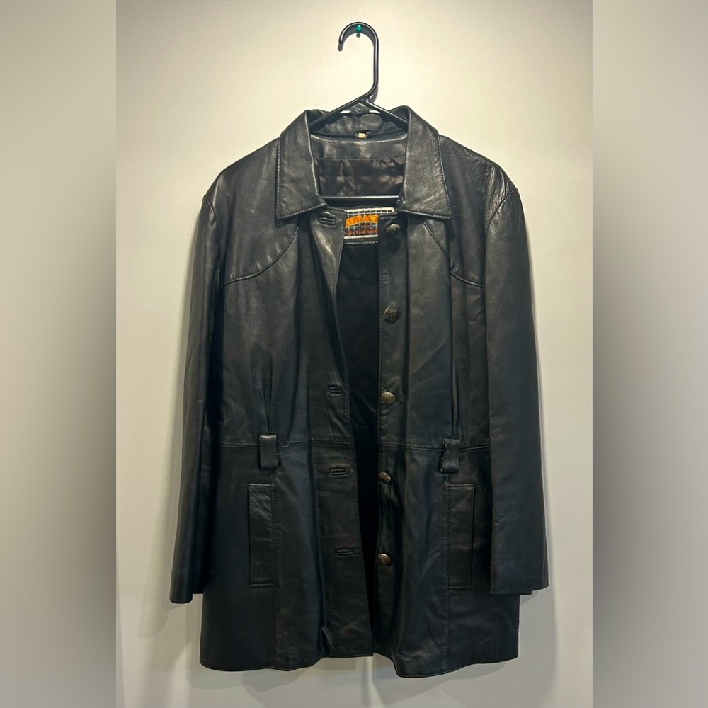 Leather vintage jacket. Missing belt
